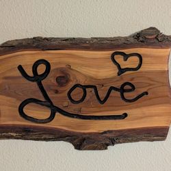 Wood Carving Live Edge. 