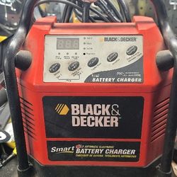 BLACK + DECKER ~ Smart Battery Charger