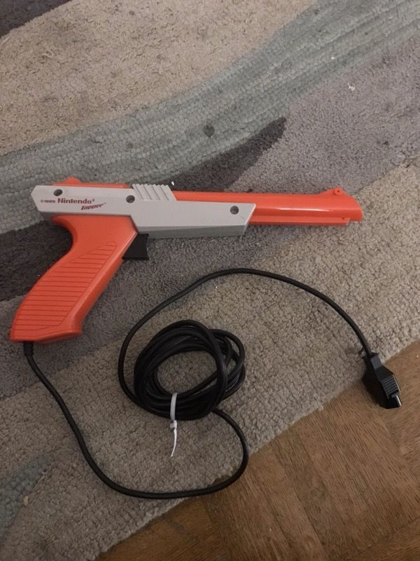 Nintendo Zapper gun. Rare and in great condition