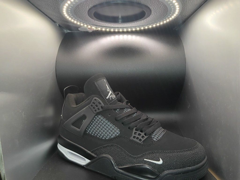 Jordan 4s
