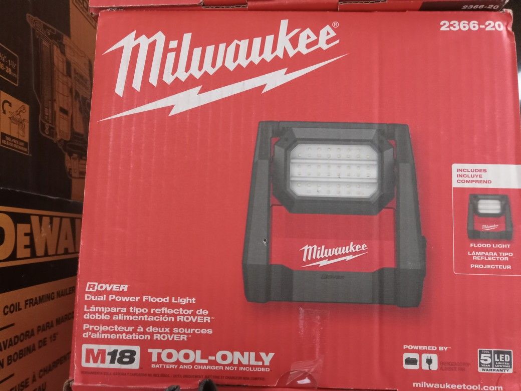 Milwaukee M18 Rover Light Hybrid