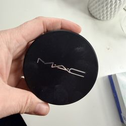 MAC cosmetics creamy powder NC20