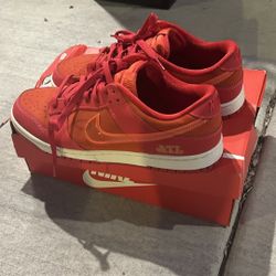 Atlanta Dunks. SIZE 11!!