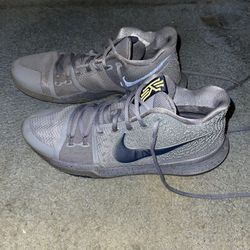 🏀 Nike Kyrie 3 — Men’s 10.5 — MUST GO