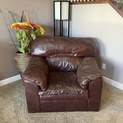 Beautiful Brown Leather Couch Chair 