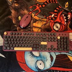 Computer/iPad Keyboard + Matching Mouse