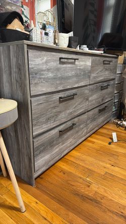 6 Drawer Dresser