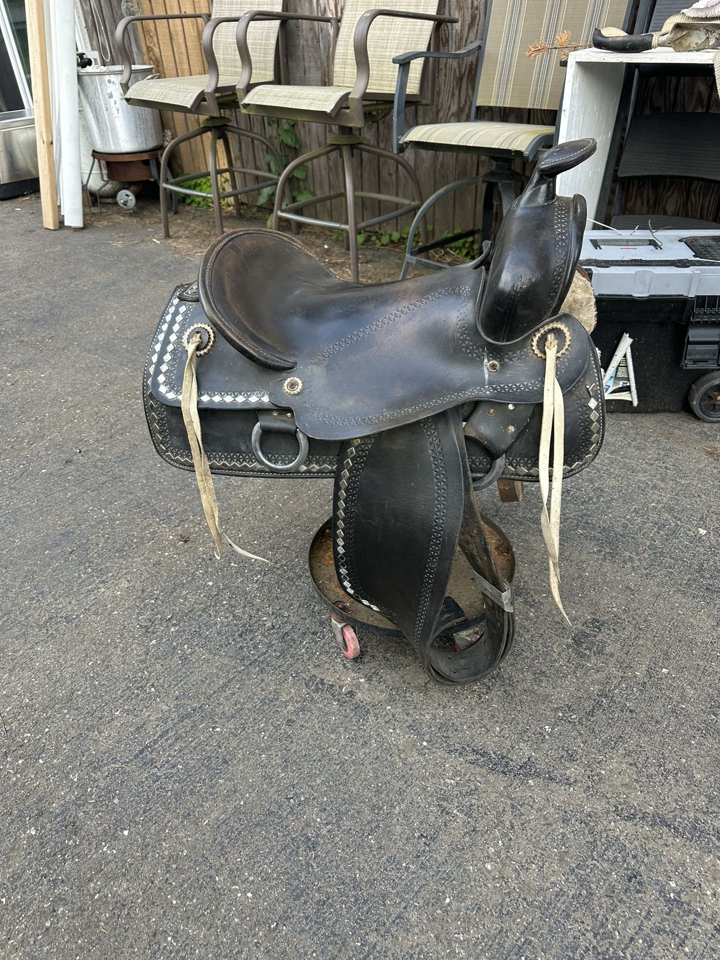 Western saddle