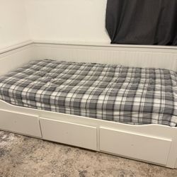 Daybed Frame With 3 Drawers