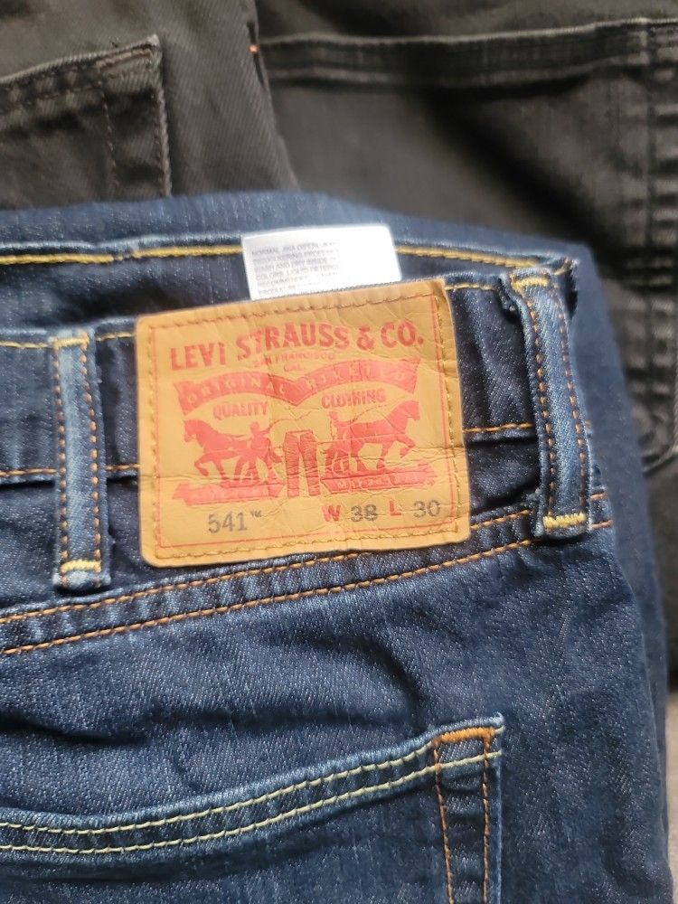 3 LEVIS SIZE 38 POR 30
