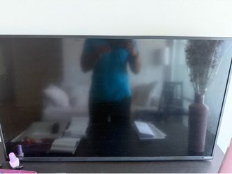 Tv vizio move out sale. Best offer takes it
