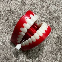 Wind Up Chattering Teeth Dentures Collectible Toy