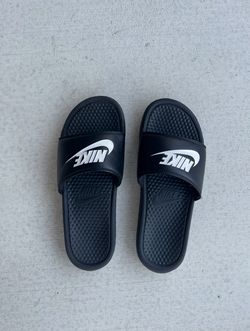 Nike slides size 10 men