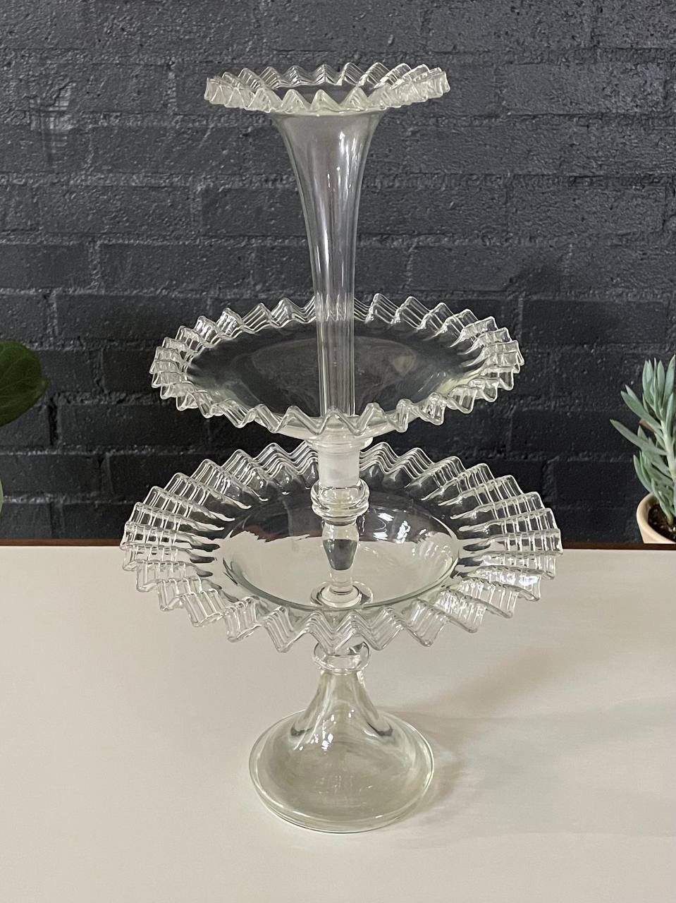 Antique Victorian Ruffled Art Glass Centerpiece, c.1920’s
- Delivery Available