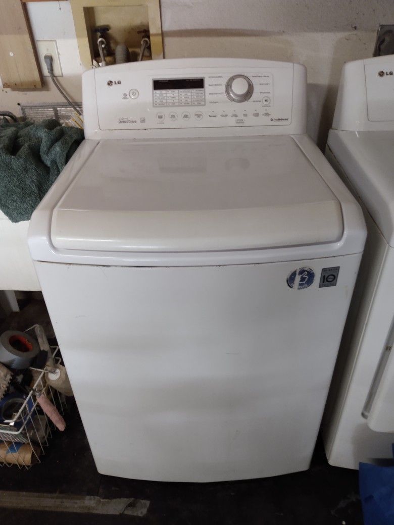 LG Washer And Dryer Set