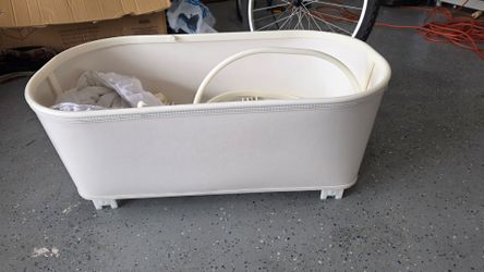 Oval Bassinet