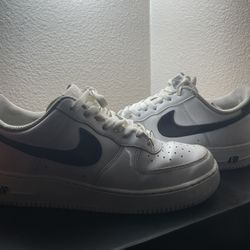 Size 10 Airforces 