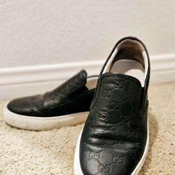 Authentic Gucci Men's GG Sneakers USED