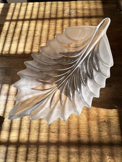 Leaf Shaped Salad/Serving Bowl