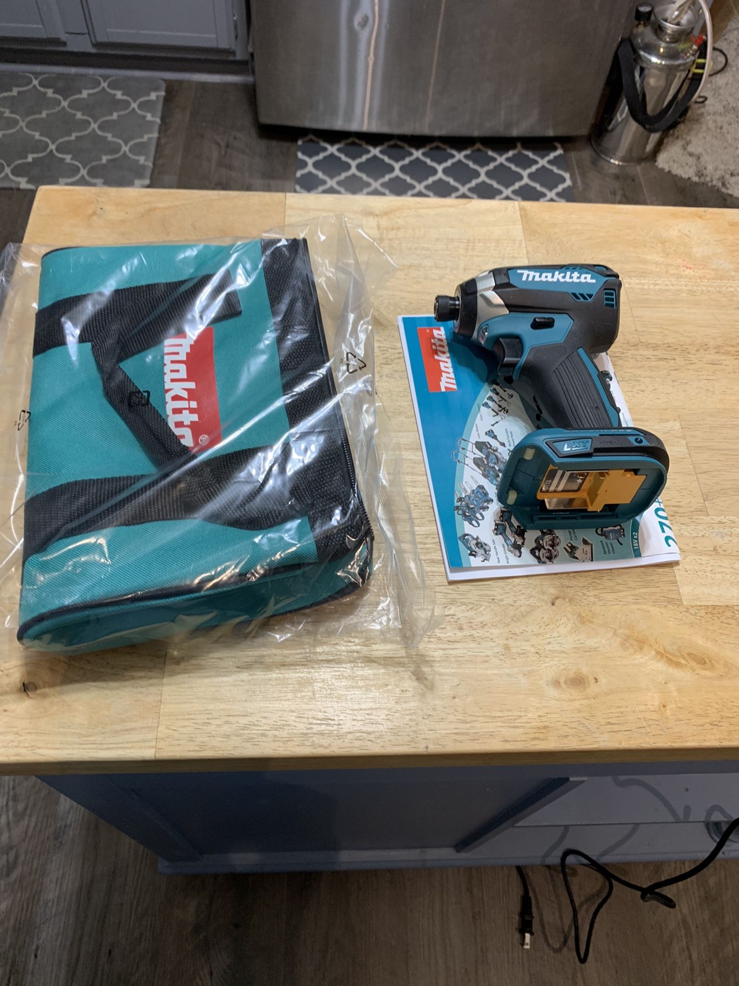 Makita 18v Lxt Brushless Impact Driver And Bag(no Battery)