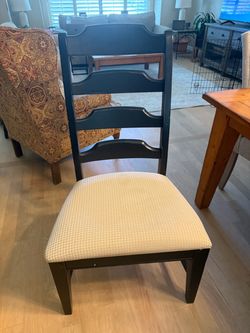Dining chairs (4)