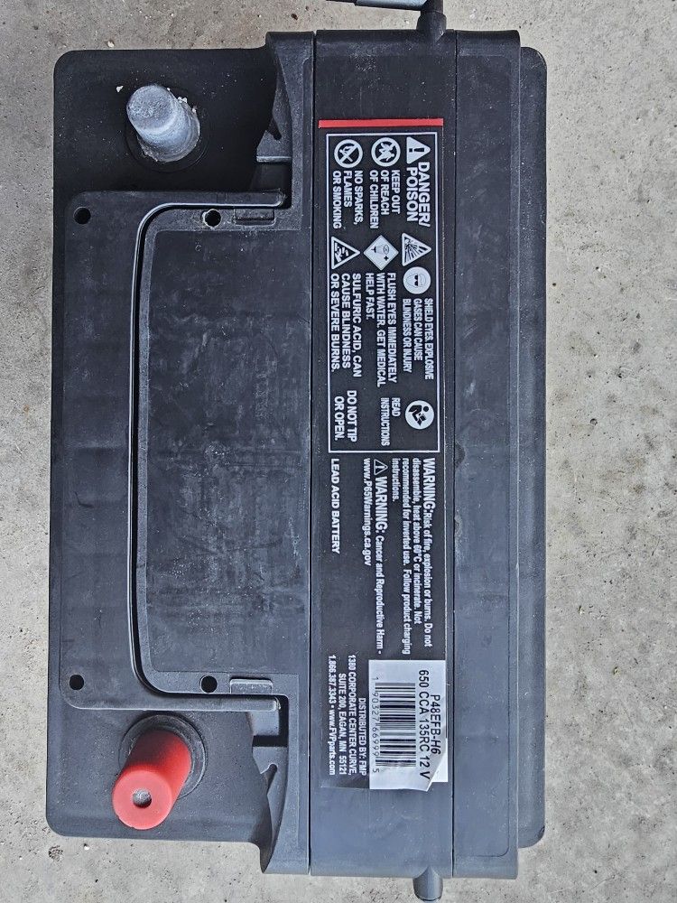 Group H6 700CCA car battery