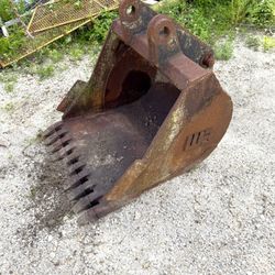 50610A9 EXCAVATOR BUCKET 30" 10 TEETH DIGGING BUCKET.