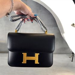 Bellísima Cartera de vestir 👌👌👌