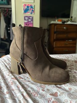 Dr scholls heel boots women’s 9