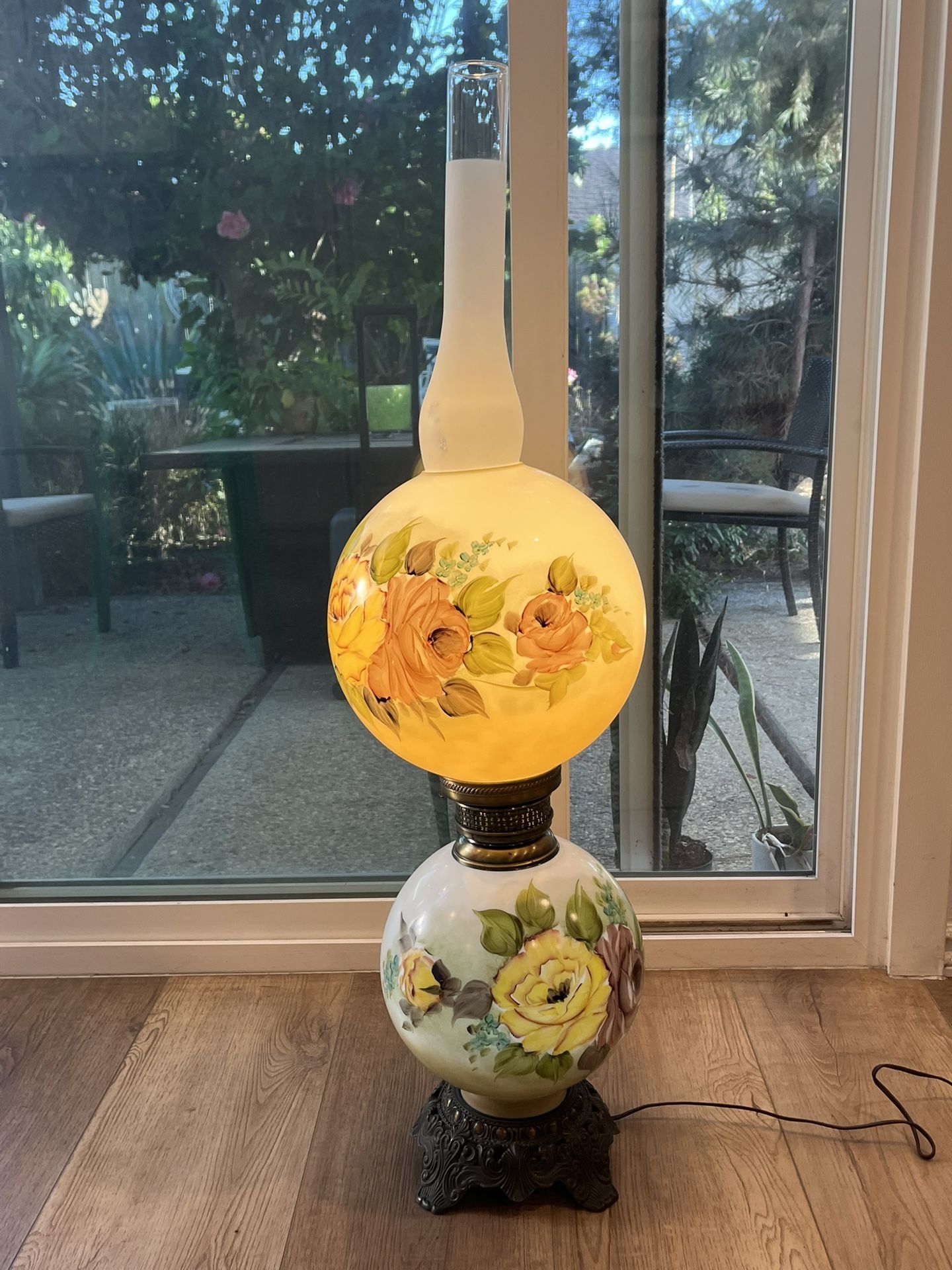 Double Globe “gone With The Wind” Hurricane Lamp