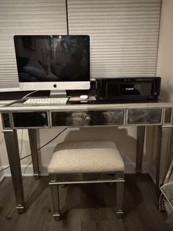 Hayworth Vanity table