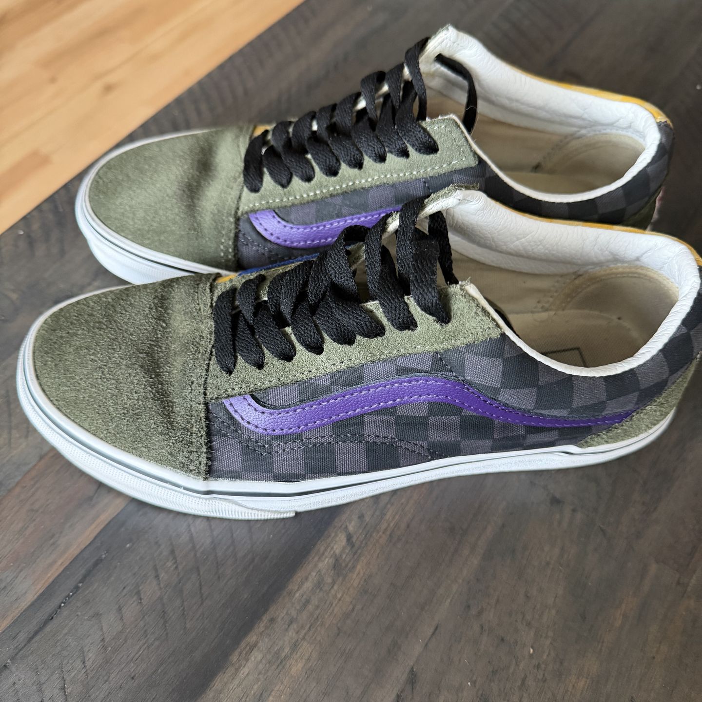 Pre owned vans shoes Man’s shoes size 7 us