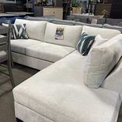 White Sectional ✅🤍 $1,899