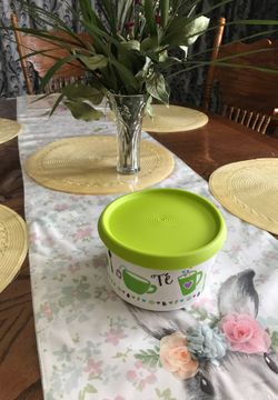 Bote para almacenar te