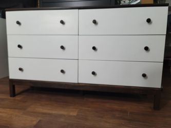 Ikea Dresser En Buenas Condiciones