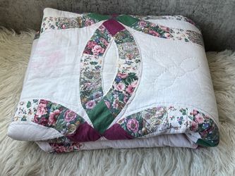 Vintage Queen-Size Double Wedding Ring Quilt Handmade