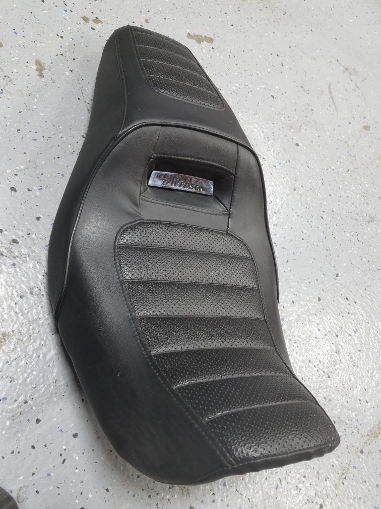 Harley Dyna seat 06 To 17 Models