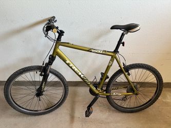 2012 GreenTrek Mountain Bike Size 21” or 53.5 CM