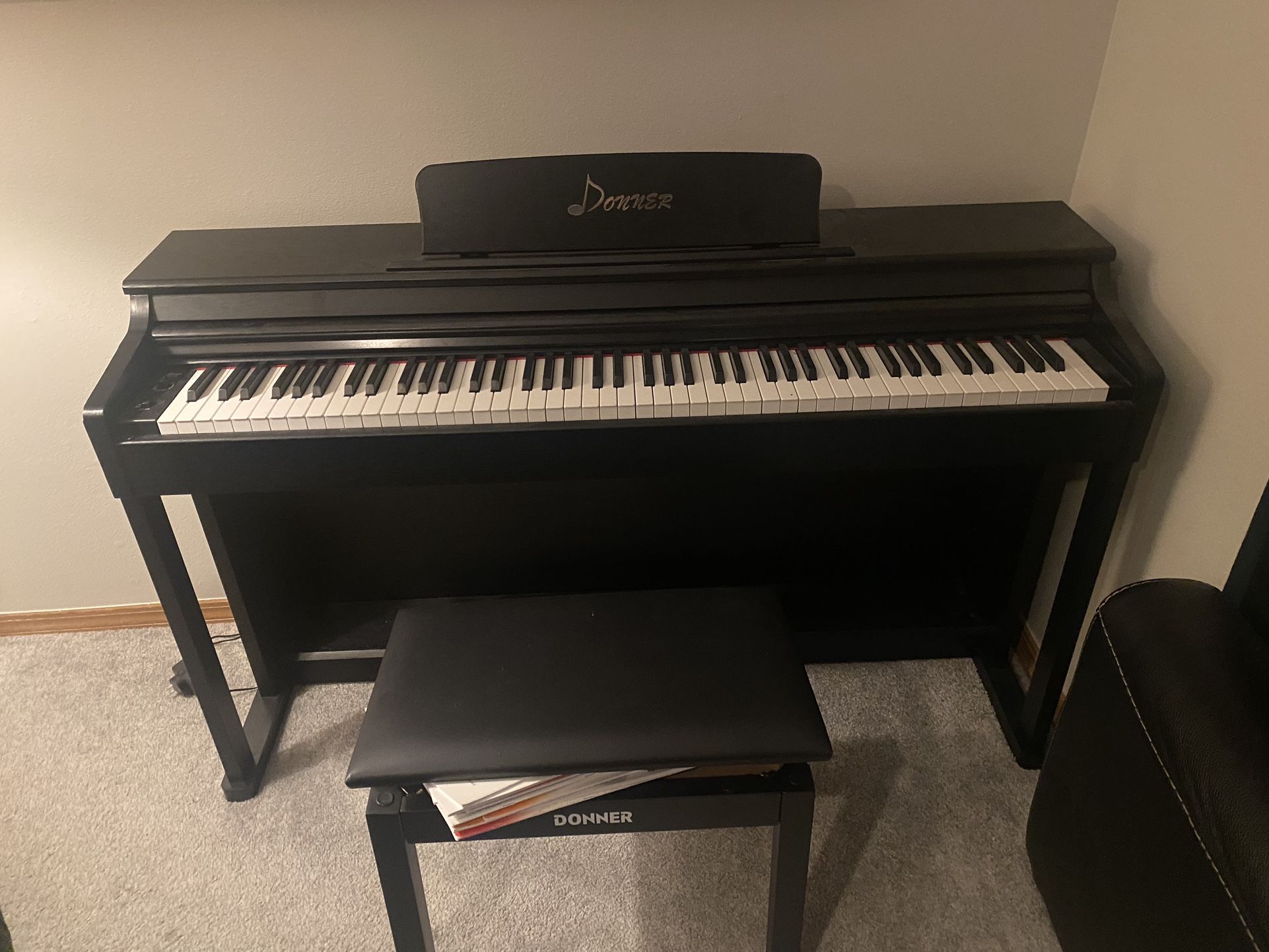 Donner Weighted Electric Piano -Like New!