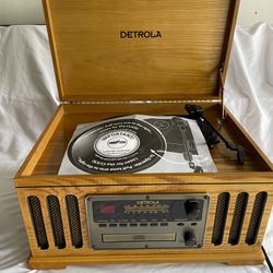 Vintage Oak Detrola KM837 Record Player CD Cassette Am/Fm radio