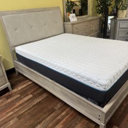Cove Queen Bed