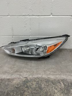 2015 2016 2017 2018 FORD FOCUS LH LEFT HEADLIGHT USED OEM