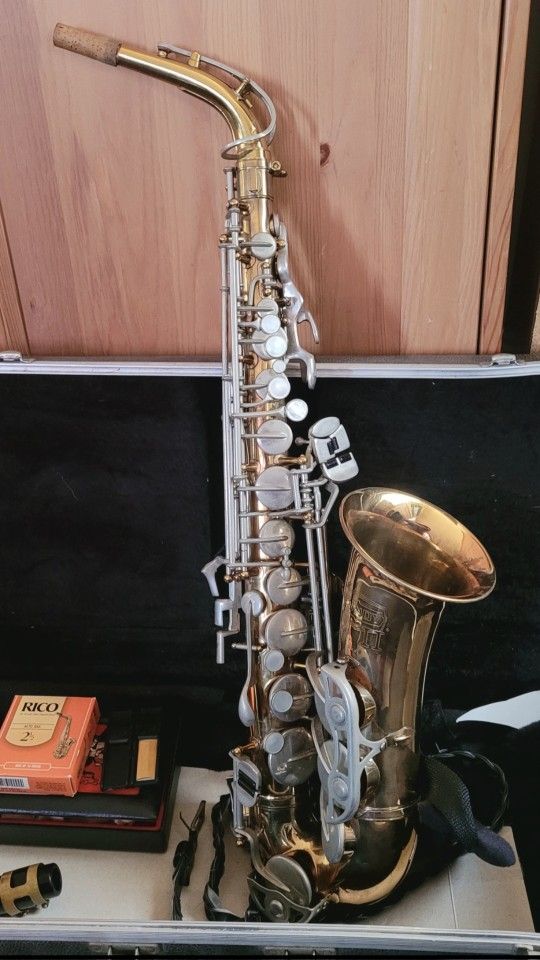 USED Vintage Bundy (The Selmer Co.) Alto Saxophone