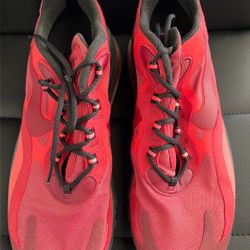 Mens Shoe  Size 9 Nike Air max 270 React