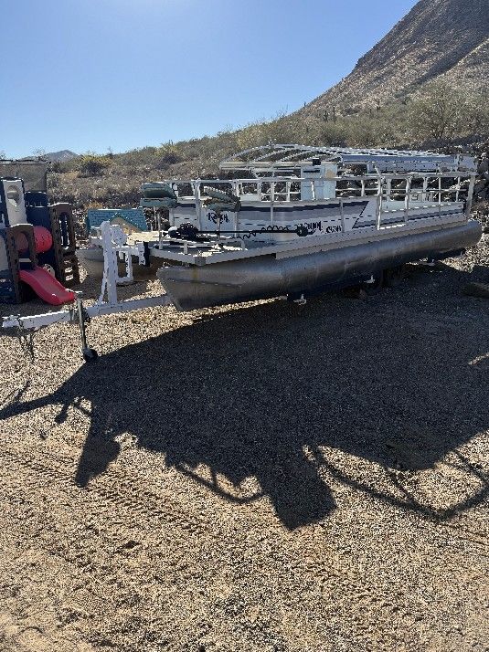Pontoon Boat