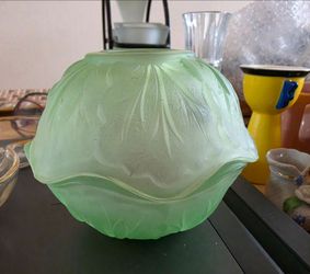 Vintage Indiana Glass Frosted Green Cabbage Leaf Fairy Lamp - great price!!