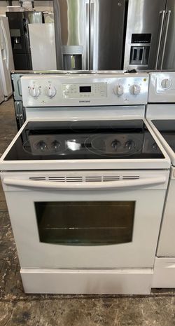 Samsung Electric Stove White With Self cleaning
