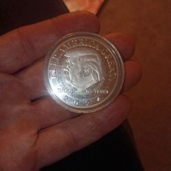 2024 Silver Plated Donald Trump Commemorative Coin