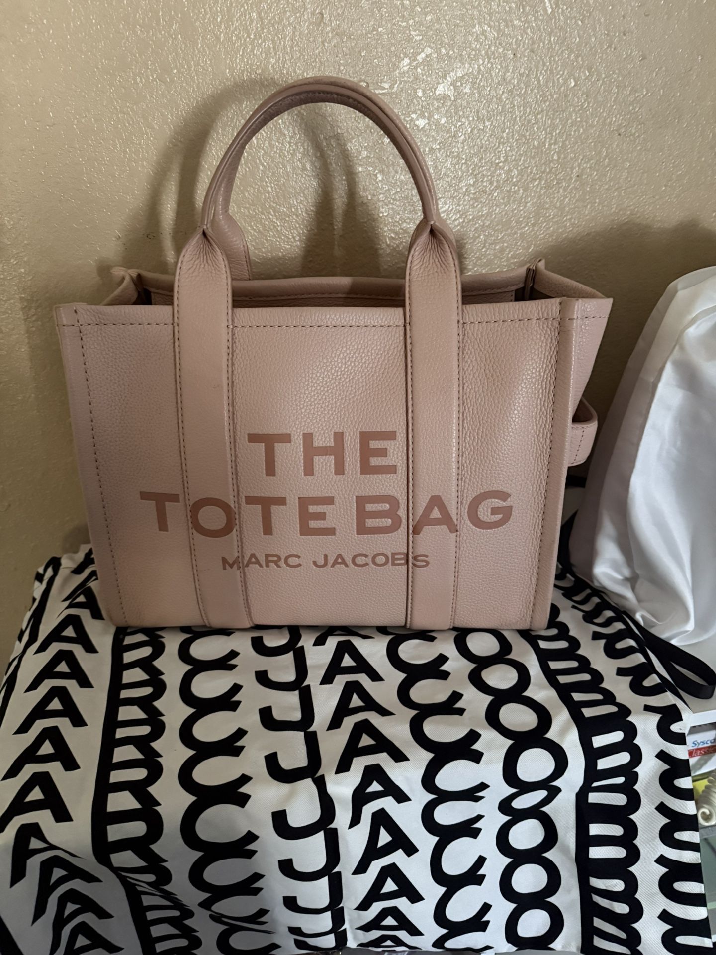 Marc Jacobs The Tote Bag