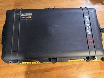 Pelican Air 1615 Large Rolling Hard Equipment Case Black with Foam